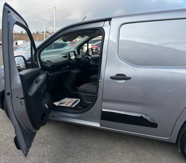2025 Peugeot Partner Professional Standard