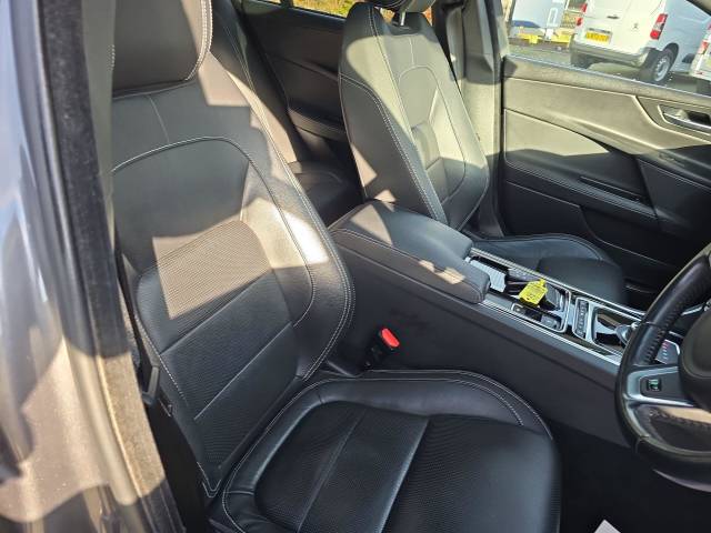 2018 Jaguar XE 2.0 R-Sport Awd Auto