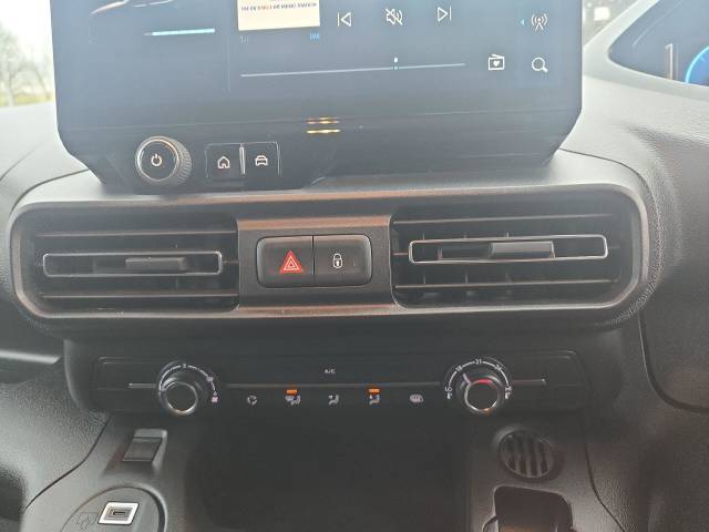 2025 Peugeot Partner Panel Van Standard 54kwh AT Professional