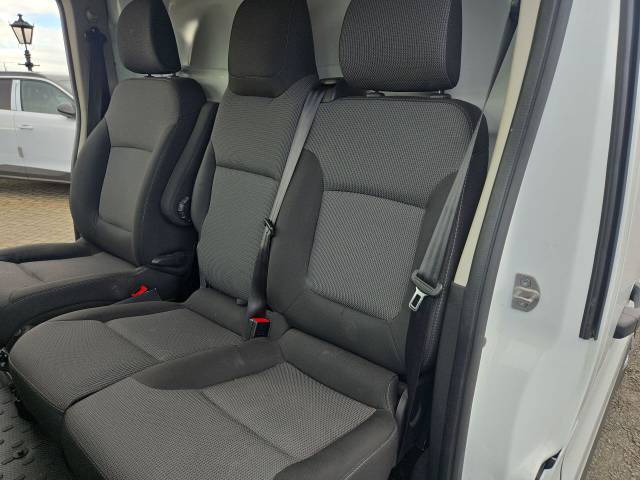 2022 Renault Trafic 2.0 SL28 Blue dCi 130 Business+ Van