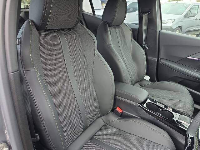 2025 Peugeot 2008 GT Electric 54kWh 136