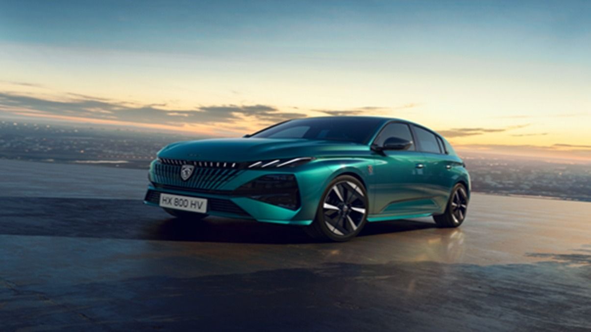 PEUGEOT 308 1.2 Hybrid 145 Allure 5dr e-DSC6